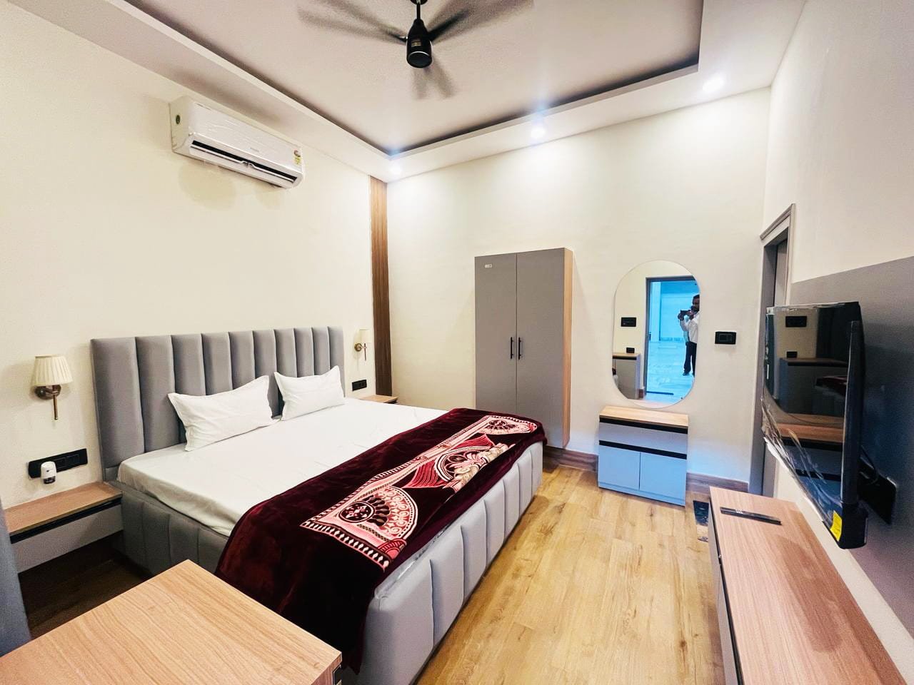 Super Deluxe (2 Bed) at Seth Anandram Smriti Bhawan, Vrindavan